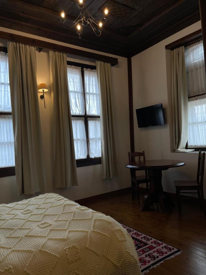 Hotel Mangalemi 베라트 외부 사진