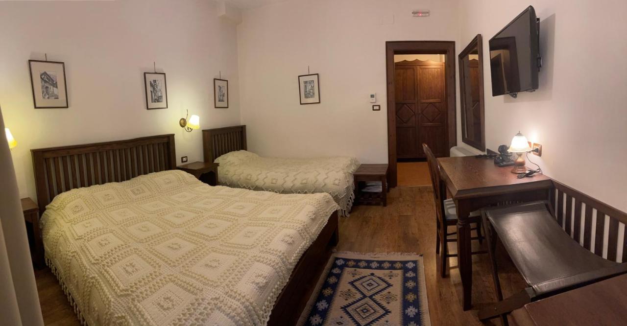 Hotel Mangalemi 베라트 외부 사진