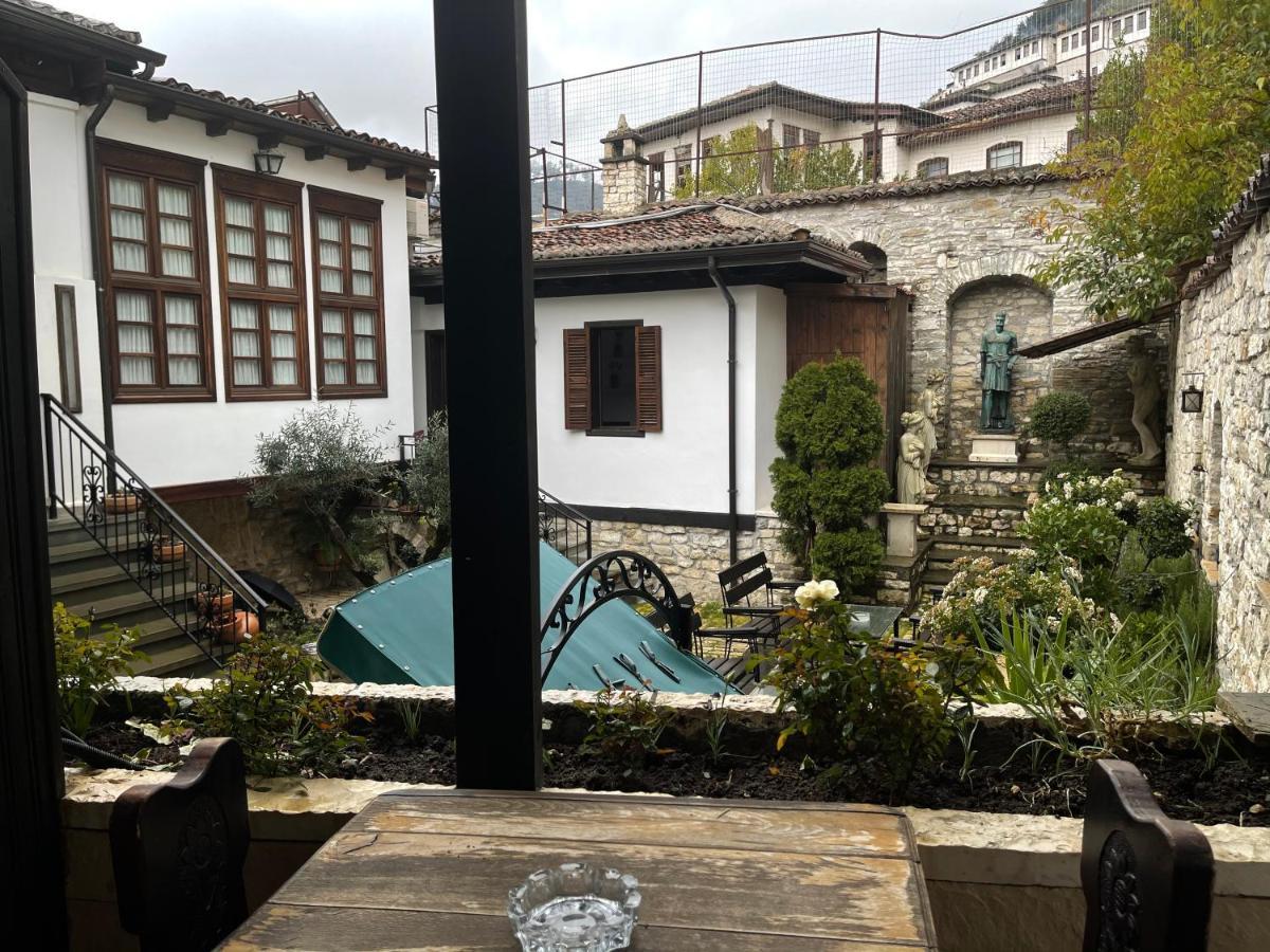 Hotel Mangalemi 베라트 외부 사진