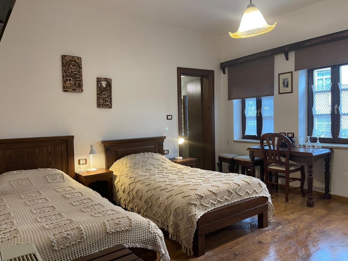 Hotel Mangalemi 베라트 외부 사진