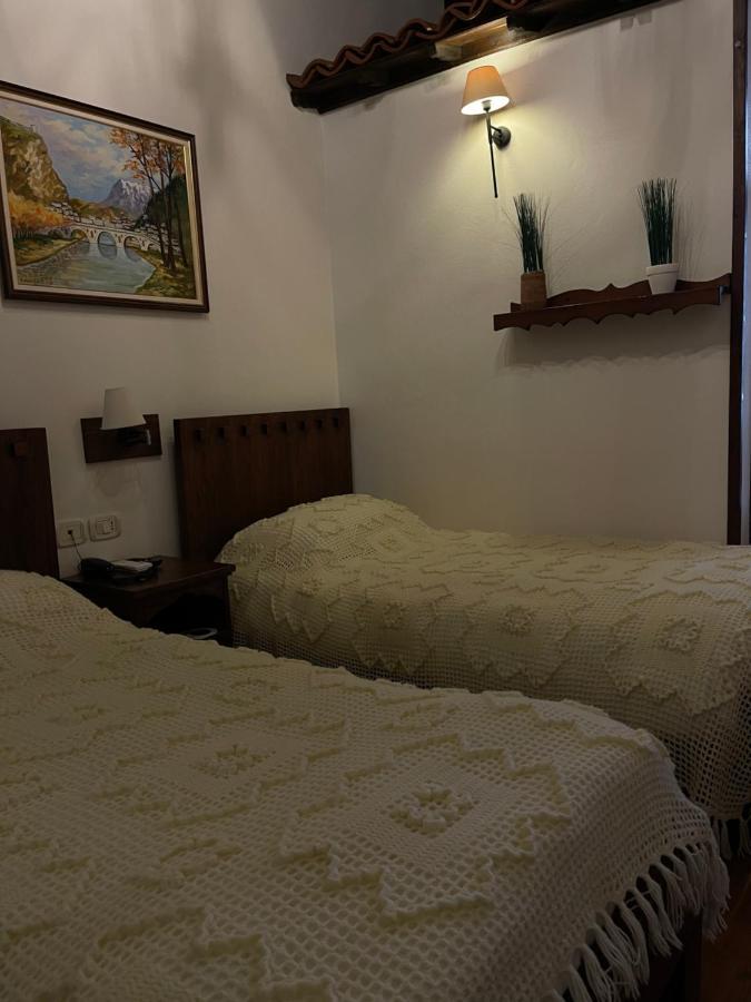 Hotel Mangalemi 베라트 외부 사진