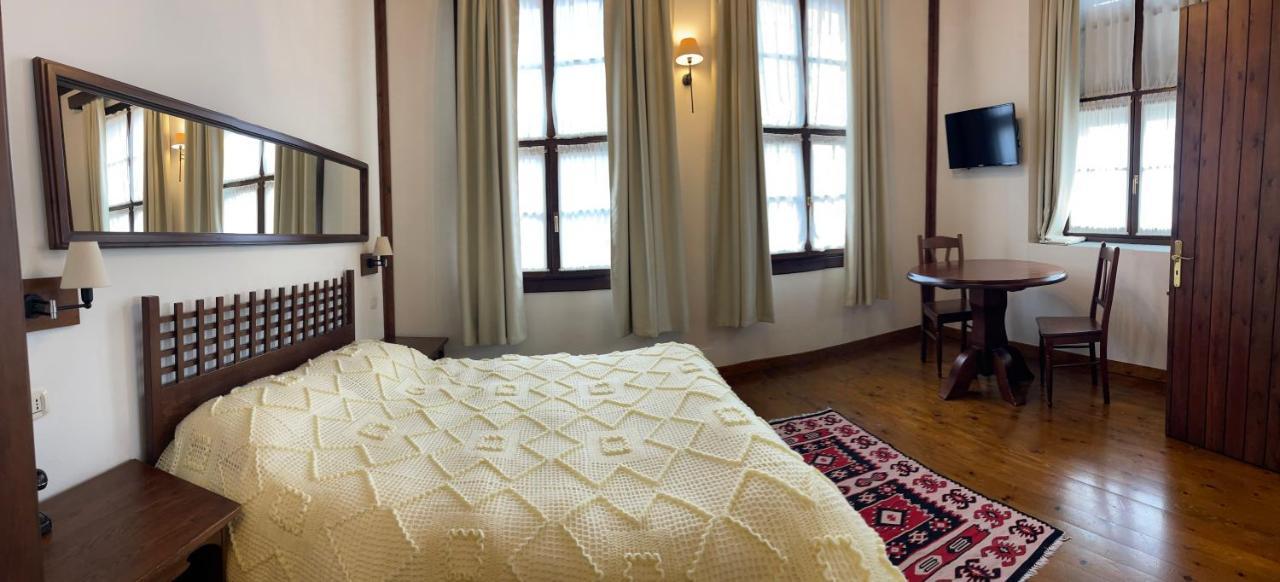 Hotel Mangalemi 베라트 외부 사진