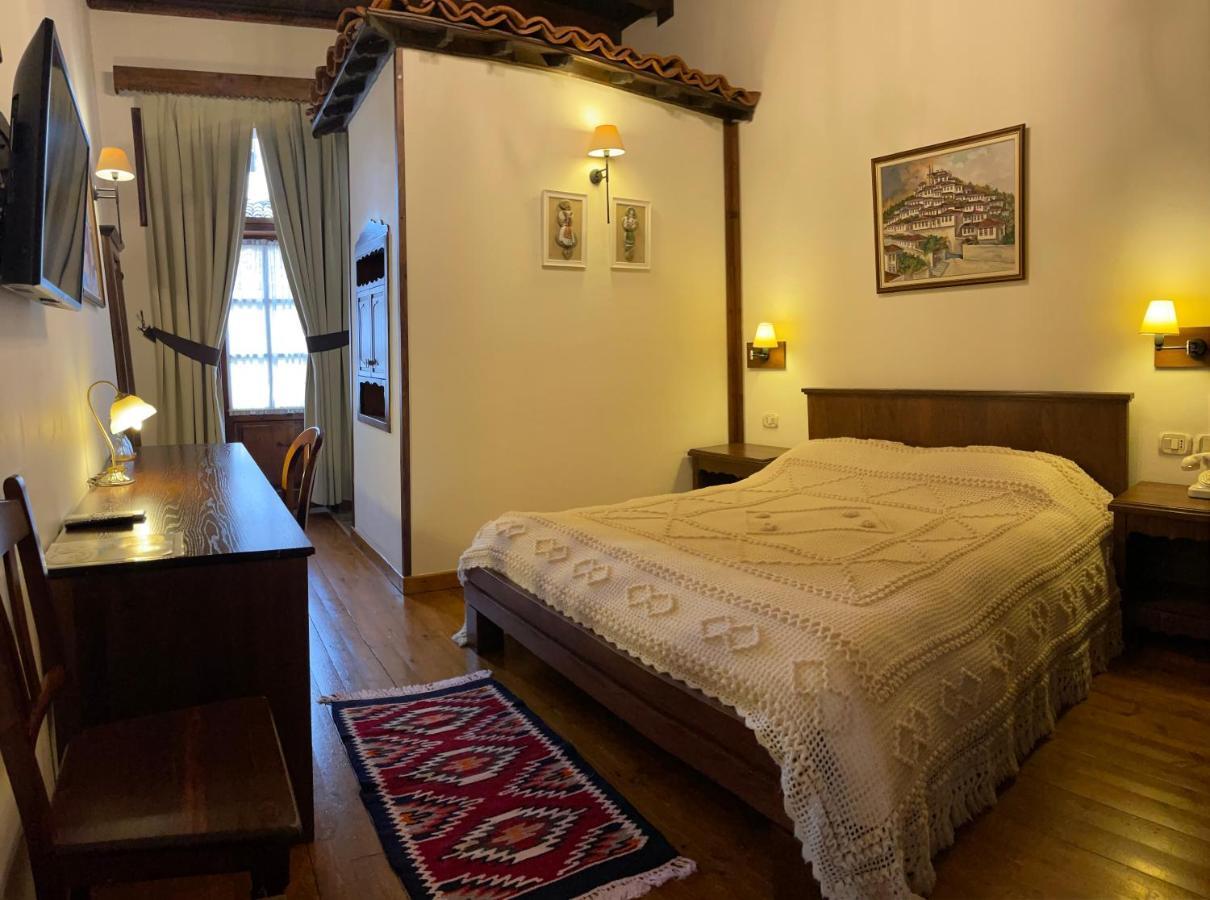 Hotel Mangalemi 베라트 외부 사진