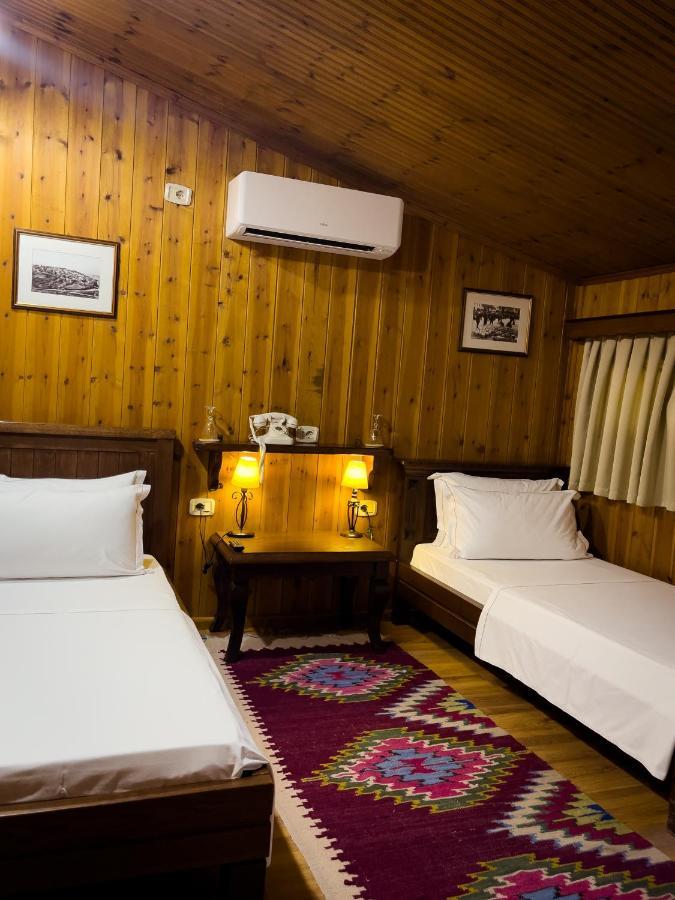 Hotel Mangalemi 베라트 외부 사진