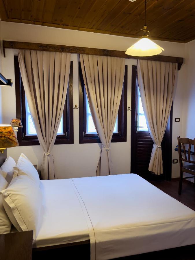 Hotel Mangalemi 베라트 외부 사진