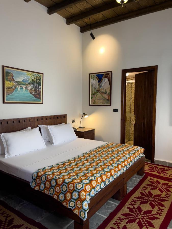 Hotel Mangalemi 베라트 외부 사진