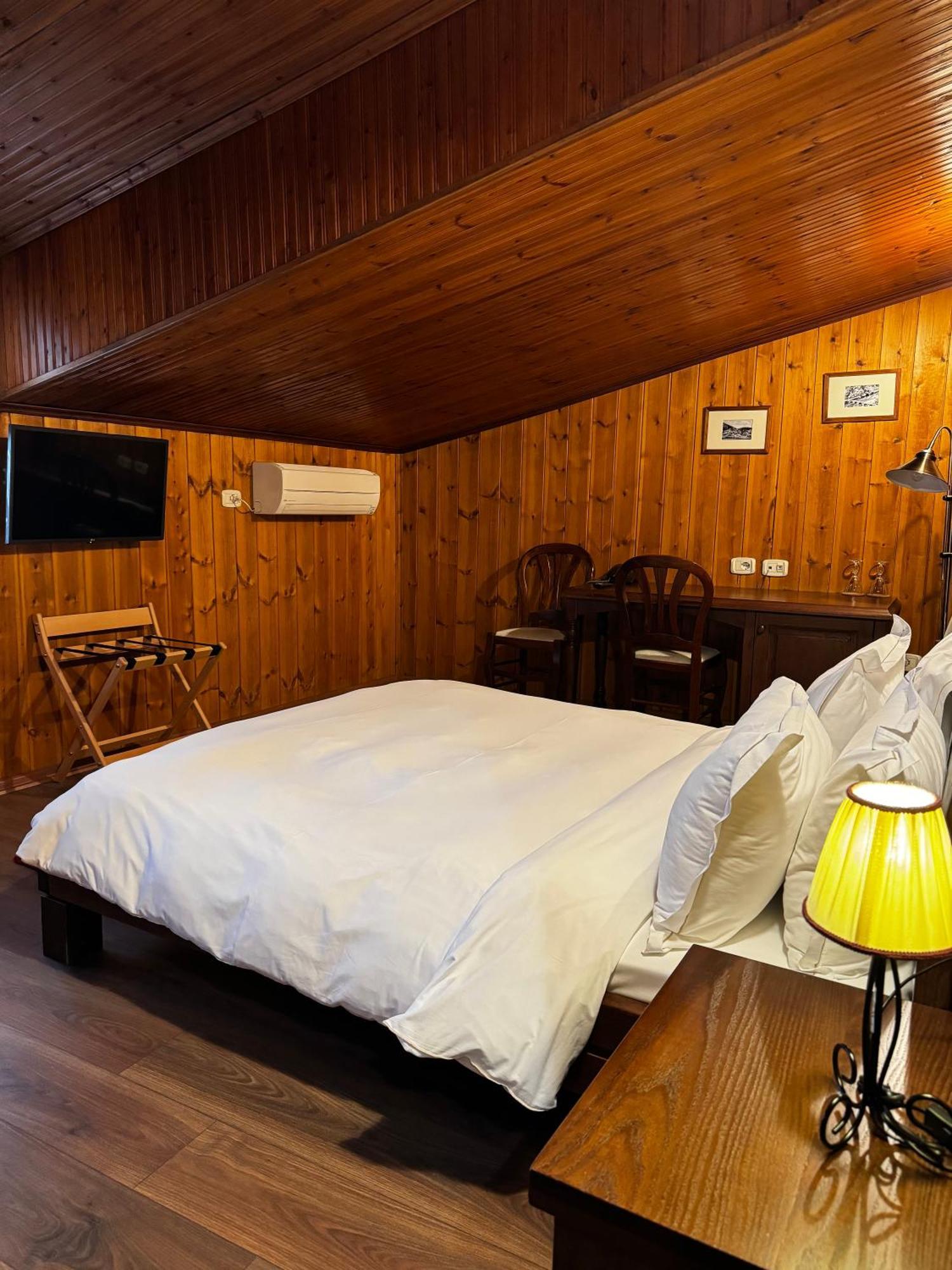 Hotel Mangalemi 베라트 외부 사진